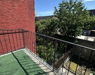 784 Garden Street - Photo Thumbnail 6
