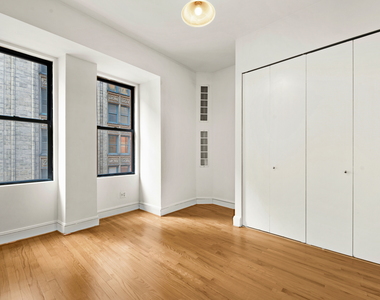 Madison Avenue - Photo Thumbnail 4