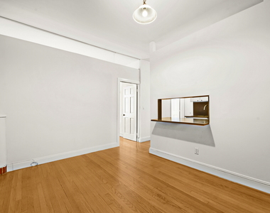 Madison Avenue - Photo Thumbnail 2