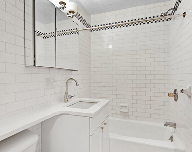 Madison Avenue - Photo Thumbnail 5