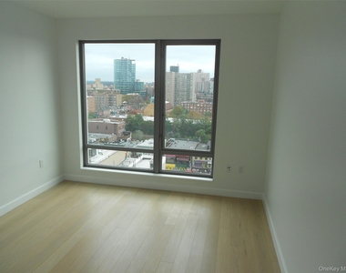 138-35 39 Avenue - Photo Thumbnail 6