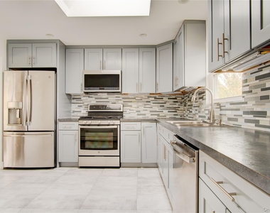 867 Bryant Street - Photo Thumbnail 6
