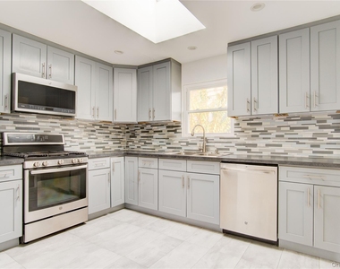 867 Bryant Street - Photo Thumbnail 5
