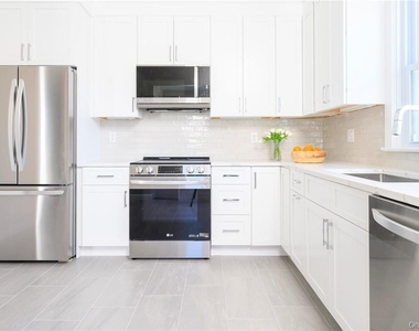 9 Todd Place - Photo Thumbnail 2