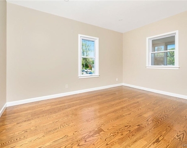 9 Todd Place - Photo Thumbnail 12
