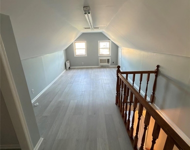18316 64th Avenue - Photo Thumbnail 10