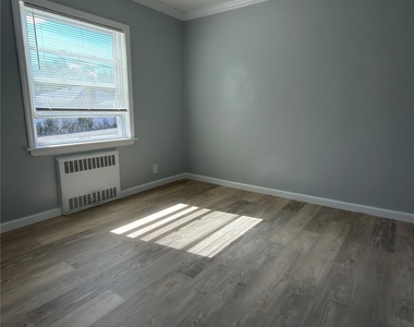 56-40 175 Place - Photo Thumbnail 10