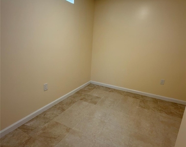 56-40 175 Place - Photo Thumbnail 4