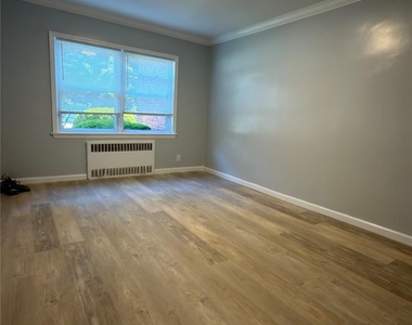 56-40 175 Place - Photo Thumbnail 9
