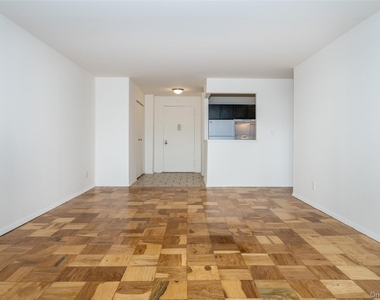 125 Lake Street - Photo Thumbnail 5