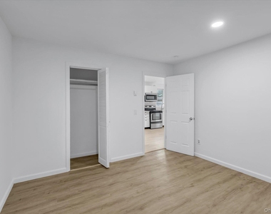 158 Continental Avenue - Photo Thumbnail 6