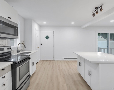 158 Continental Avenue - Photo Thumbnail 3