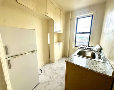 Woodside Avenue and 63rd Street - Photo Thumbnail 2