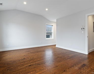 44-46 Ellsworth Avenue - Photo Thumbnail 11