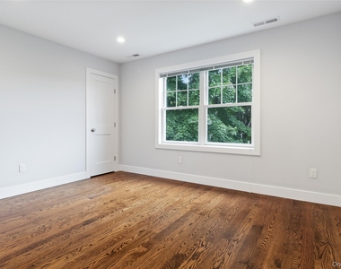 44-46 Ellsworth Avenue - Photo Thumbnail 15