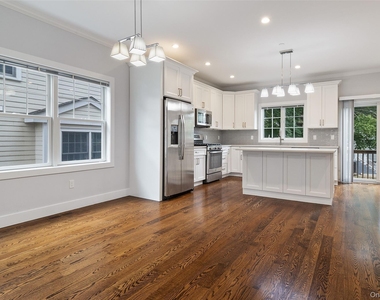 44-46 Ellsworth Avenue - Photo Thumbnail 3