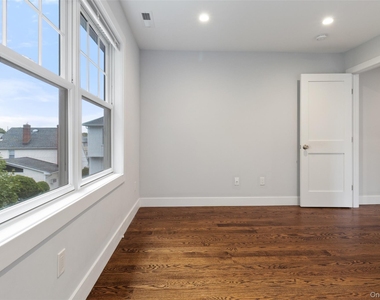 44-46 Ellsworth Avenue - Photo Thumbnail 16