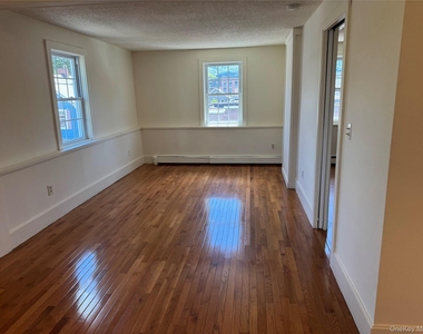 294 Main Street - Photo Thumbnail 3