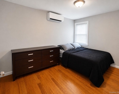 22107 135th Avenue - Photo Thumbnail 5