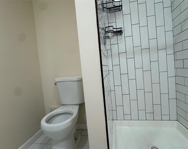 286 Main Street - Photo Thumbnail 7