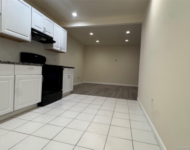 286 Main Street - Photo Thumbnail 10