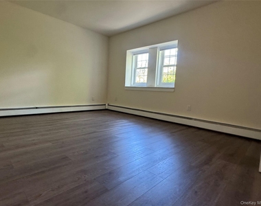 286 Main Street - Photo Thumbnail 13