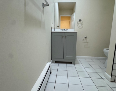 286 Main Street - Photo Thumbnail 5