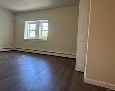 286 Main Street - Photo Thumbnail 14