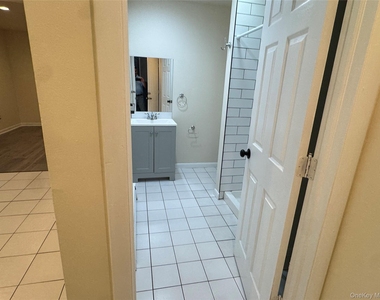 286 Main Street - Photo Thumbnail 4