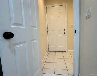 286 Main Street - Photo Thumbnail 8