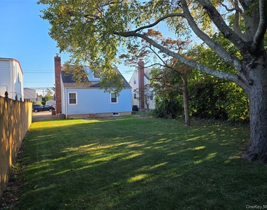 220 Raff Avenue - Photo Thumbnail 20