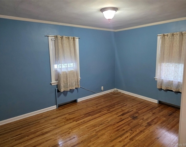 220 Raff Avenue - Photo Thumbnail 10