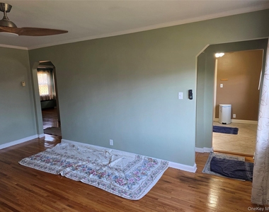 220 Raff Avenue - Photo Thumbnail 7
