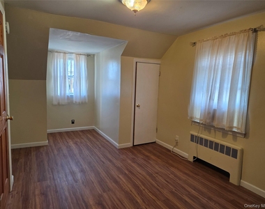 220 Raff Avenue - Photo Thumbnail 14
