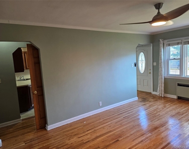 220 Raff Avenue - Photo Thumbnail 6