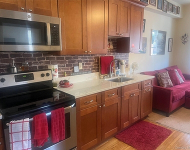 1106 Main Street - Photo Thumbnail 4