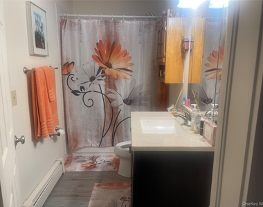 1106 Main Street - Photo Thumbnail 6