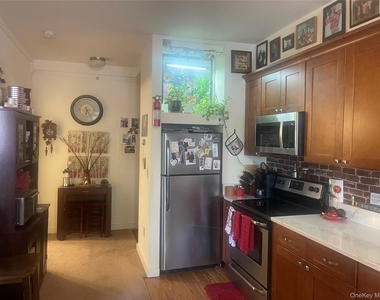 1106 Main Street - Photo Thumbnail 3