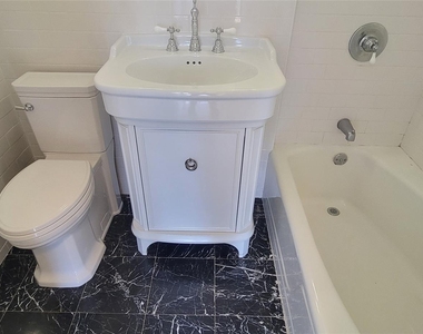 107-40 Queens Boulevard - Photo Thumbnail 16