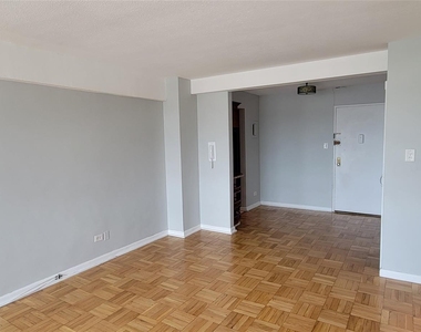 107-40 Queens Boulevard - Photo Thumbnail 7