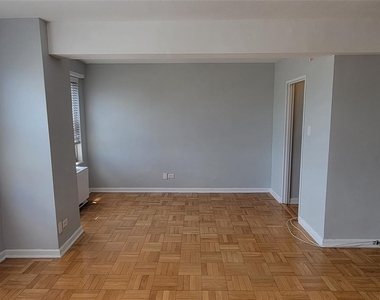 107-40 Queens Boulevard - Photo Thumbnail 10