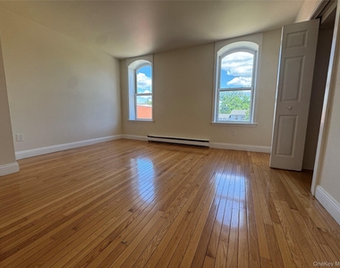 155 Main Street - Photo Thumbnail 12