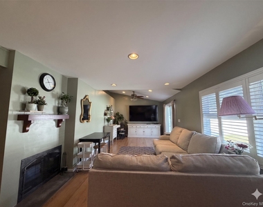 15 Elbow Lane - Photo Thumbnail 1