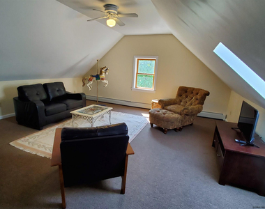 134 Woodlawn Avenue - Photo Thumbnail 11