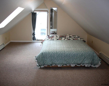 134 Woodlawn Avenue - Photo Thumbnail 17