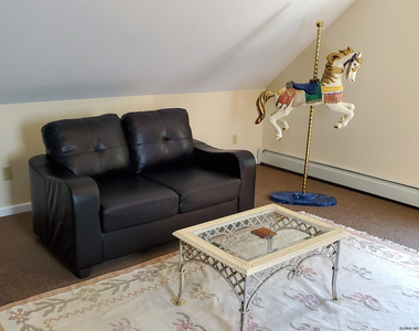 134 Woodlawn Avenue - Photo Thumbnail 13