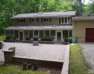 13 Pinter Lane - Photo Thumbnail 15