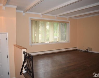 13 Pinter Lane - Photo Thumbnail 11