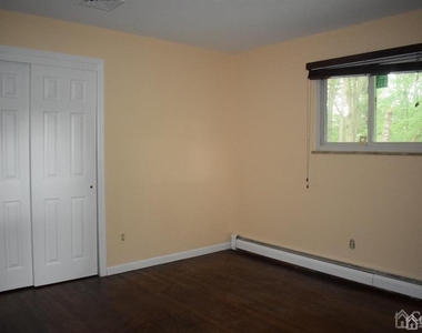13 Pinter Lane - Photo Thumbnail 13