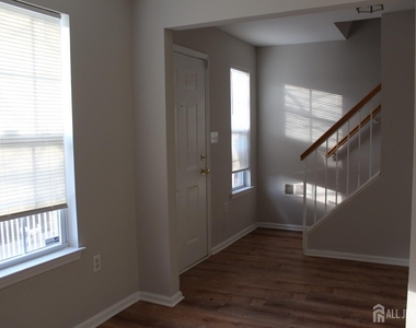 53 Giera Court - Photo Thumbnail 5
